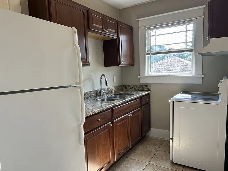 940 6th St N #3 — Photo 8