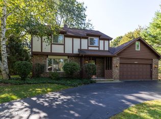 2301 N Bonnie Brook Ln, Waukegan, IL 60087