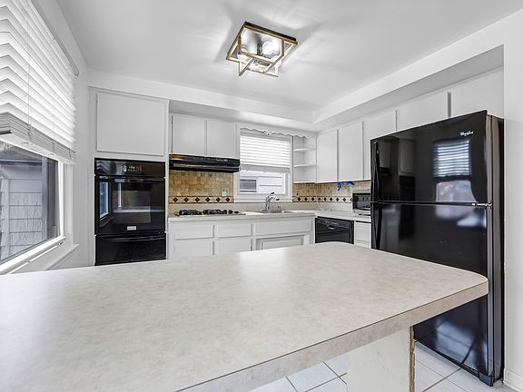 3rd image of 38 Washington Ave