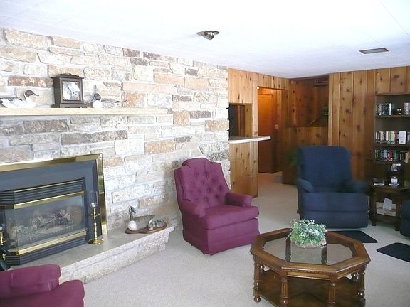 Living Room with fireplace