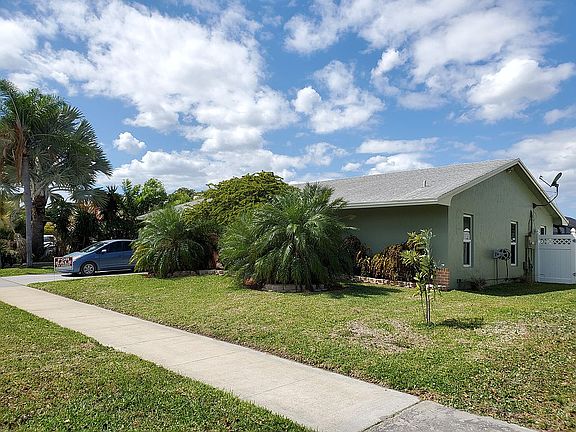 2nd image of 2543 SW 14th Ct