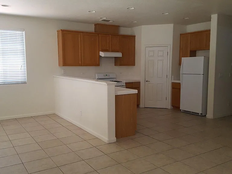 4641 Beckman Way — Photo 4