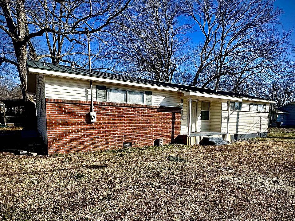 1st image of 1585 Lynwood Ave
