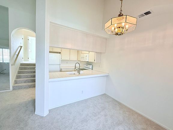 5th image of 106 Sunnyhills Ct