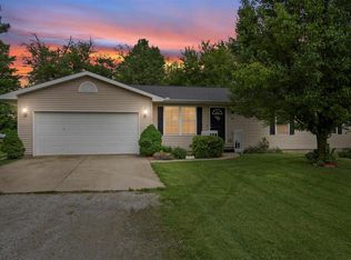 101 S Tipsord St, Arrowsmith, IL 61722