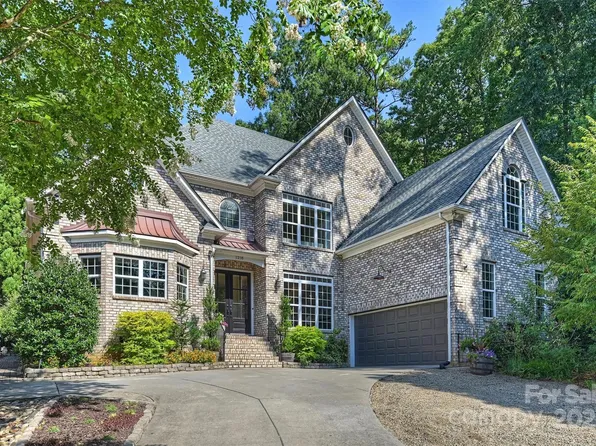 1218 Sumner Hall Ln, Charlotte, NC 28226