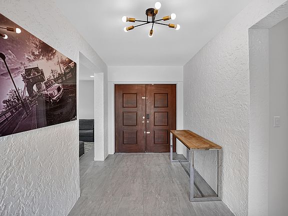 5th image of 1640 SW 120th Ter