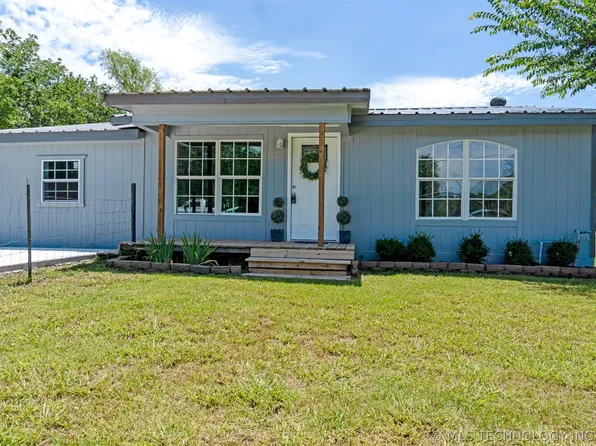 300 N Henderson St, Caddo, OK 74729