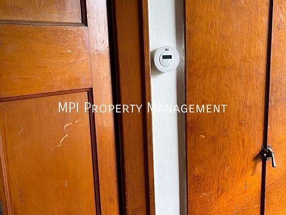 4th image of 3746 N 39th St