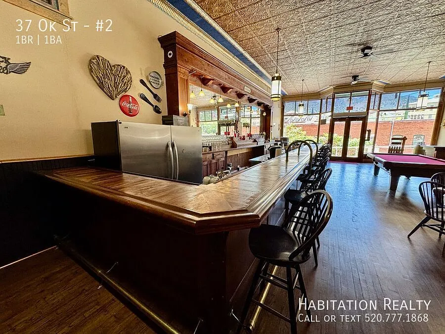 Beautifully furnished 2bed/2bath home + mountain views near downtown Bisbee! — Photo 3