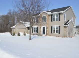 W5858 Sweet William Dr, APPLETON, WI 54915