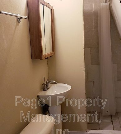 4th image of 1019 12th Ave