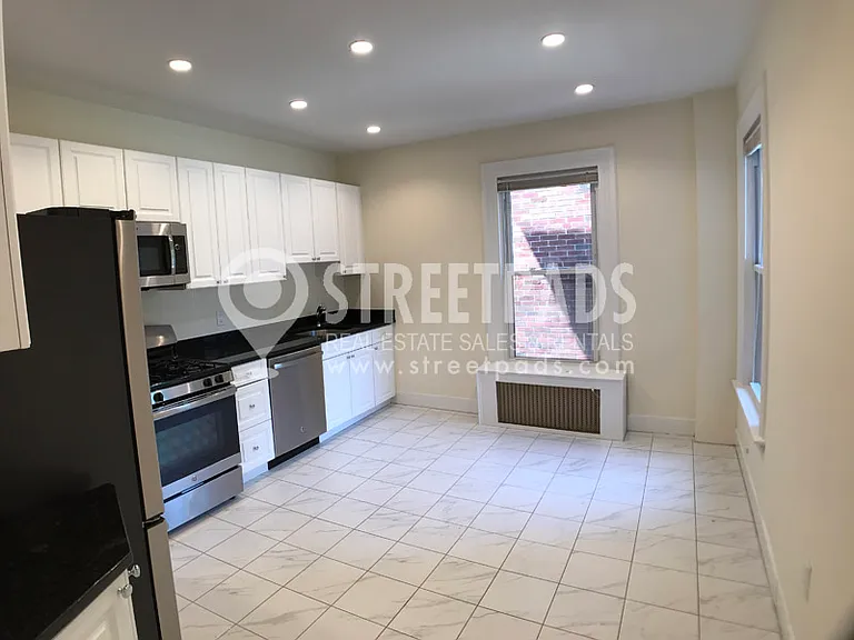 59 Langdon St — Photo 4