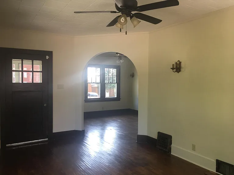 707 Chartres St — Photo 10