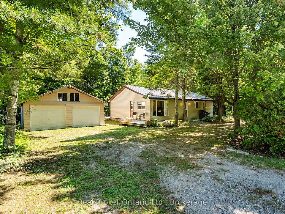 1st image of 2141 Champlain Rd