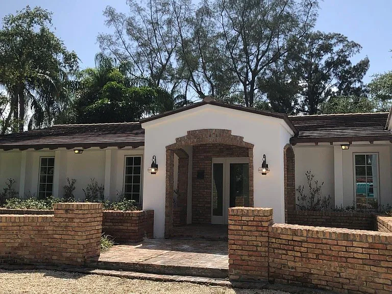 5100 Granada Blvd — Photo 2