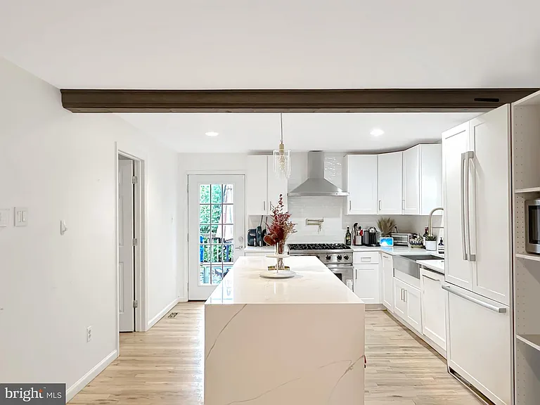 717 Brook St — Photo 3