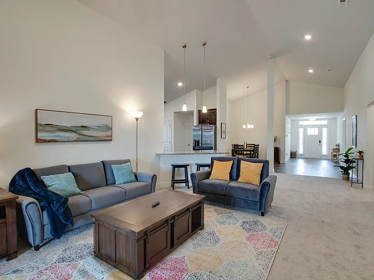 200 Abercorn Dr — Photo 7