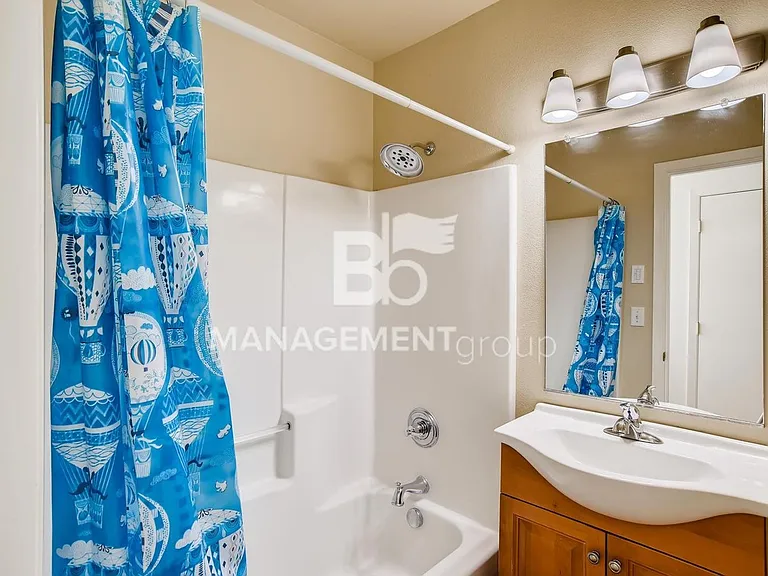 653 SW Sherman St — Photo 16