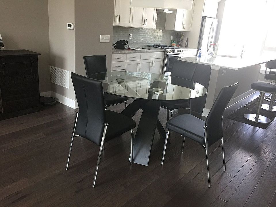 1st image of 1224 W 70th St #2