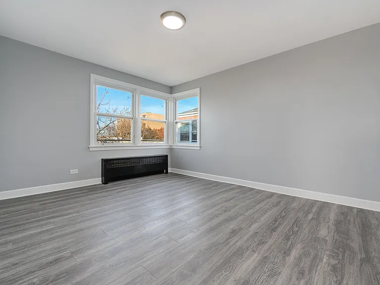 7520 N. Ridge Blvd — Photo 7