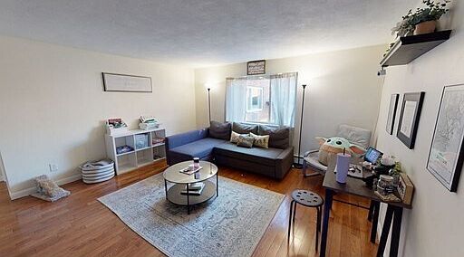 3rd image of 28 Bryon Rd Unit 2