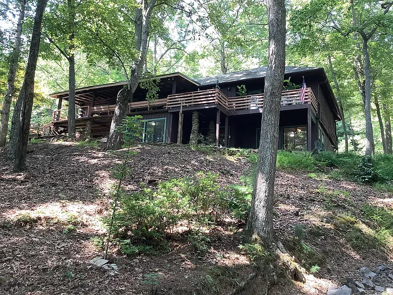 40 Laurie Ln #2 — Photo 1