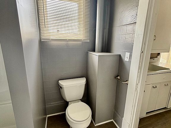 3rd image of 158 1/2 16th St NW #158-1/2