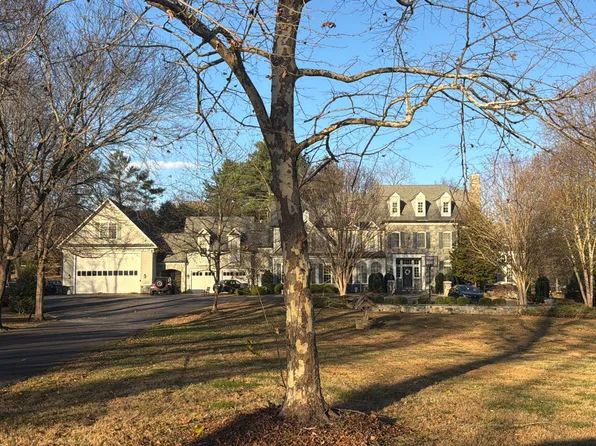 634 River Bend Rd, Great Falls, VA 22066