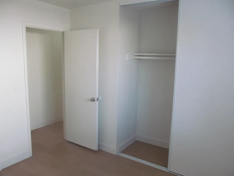 7036 Pinebrook Ct — Photo 12