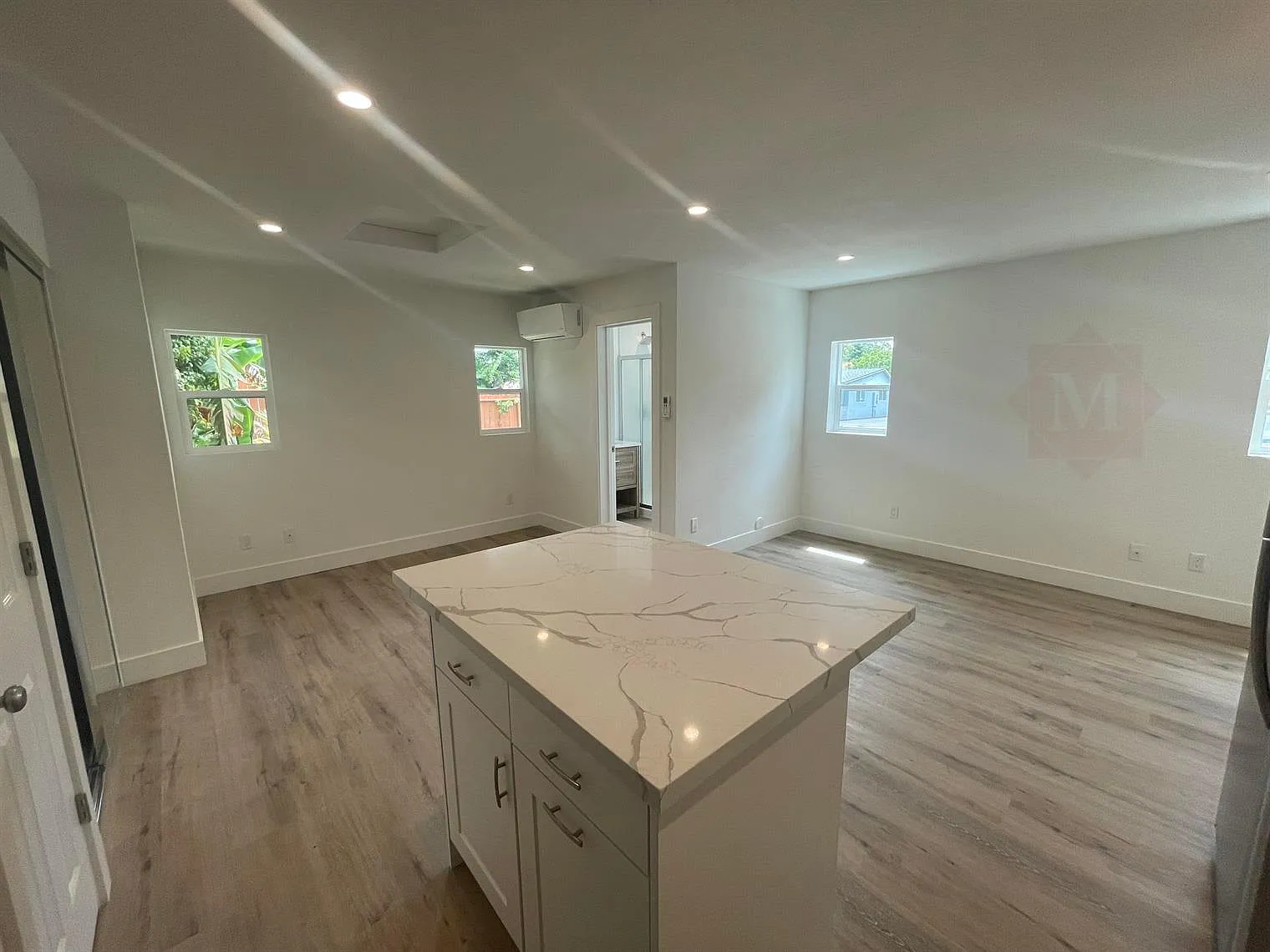 Studio, 400 sqft, $2,550 — Photo 4