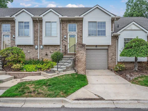 30881 Lee Frank Ln, Madison Heights, MI 48071