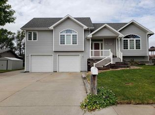86 Maplewood Cir, North Platte, NE 69101