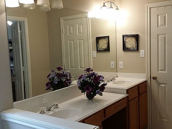 5th image of 412 Lemay Dr