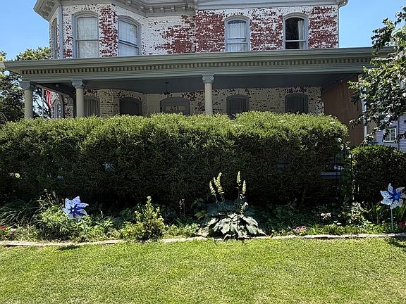 3rd image of 451 W Macon St