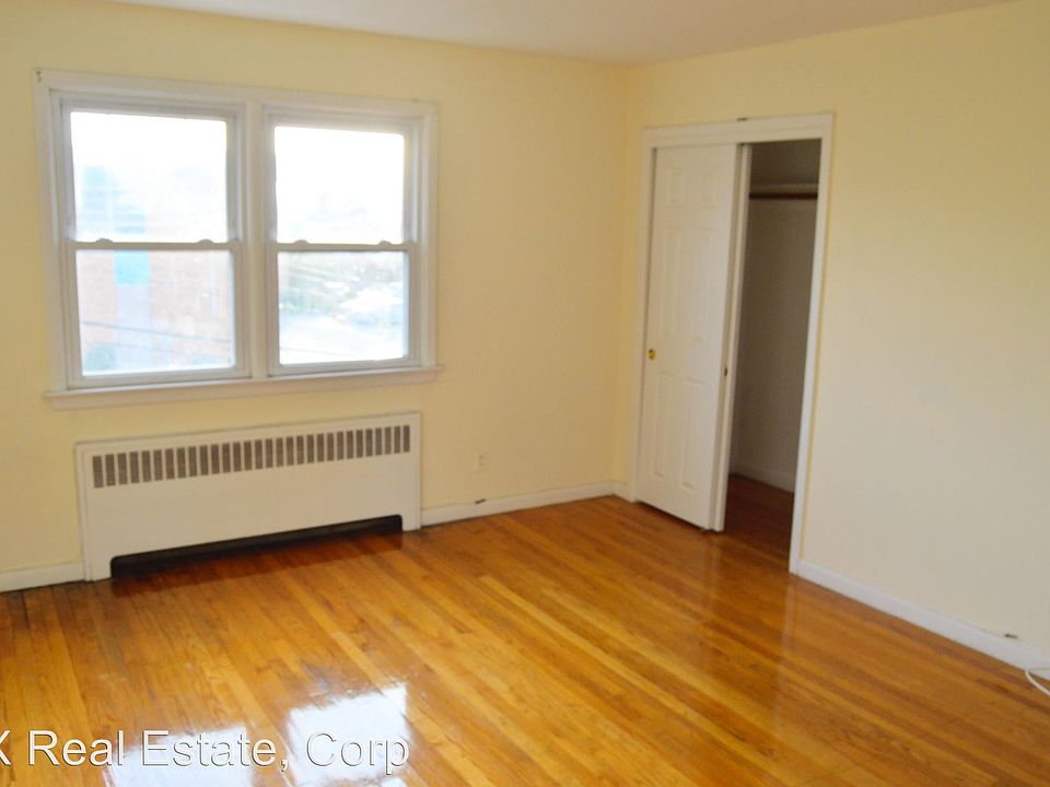2nd image of 5 Ambrose Pl