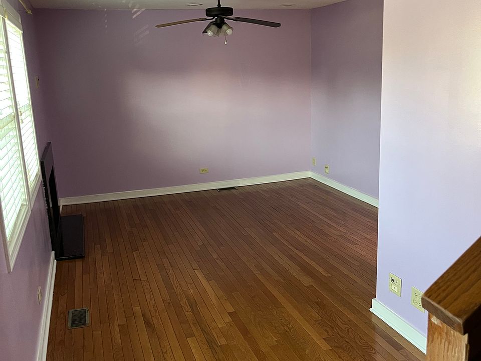 1st image of 30W061 Mulberry Ct #30W061