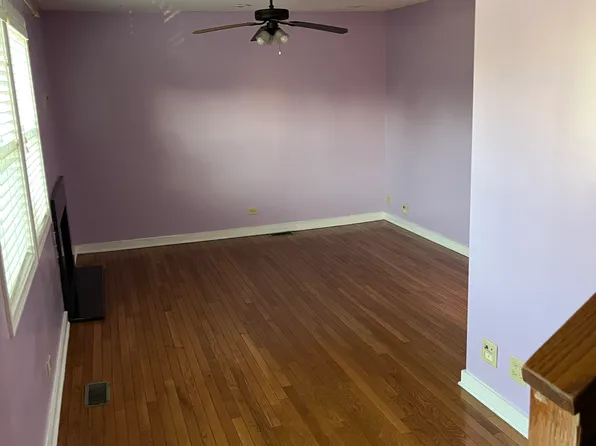 30W061 Mulberry Ct #30W061, Warrenville, IL 60555