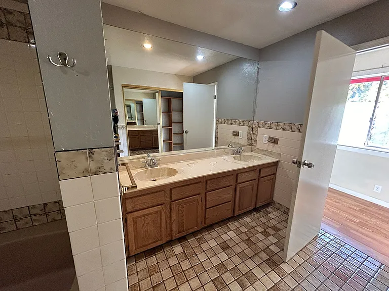 18728 Three Homes Rd — Photo 9