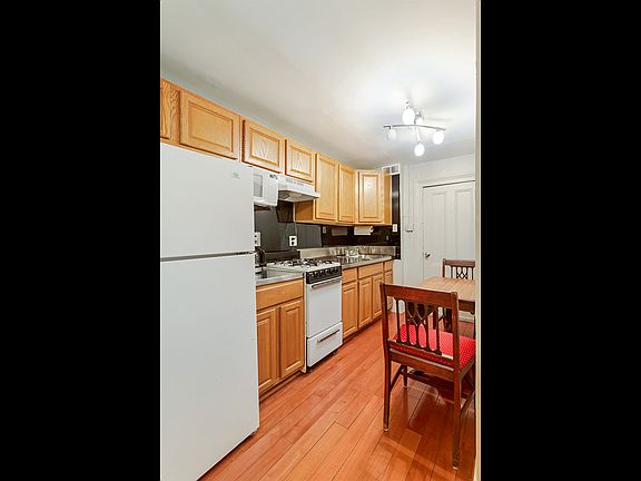 5th image of 44 Clifton Pl