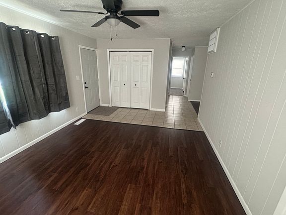 4th image of 1932 Black Ave