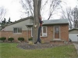 220 Winry Dr, Rochester Hills, MI 48307