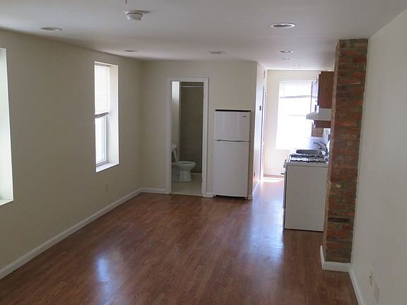 3rd image of 2206 South St Unit 3800714