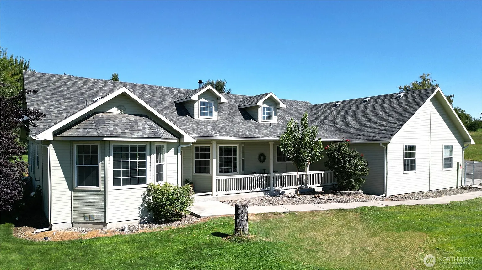 3653 Selah Loop Road photo 1