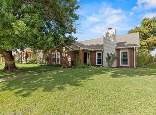 8301 Kensington Dr, Rowlett, TX 75088