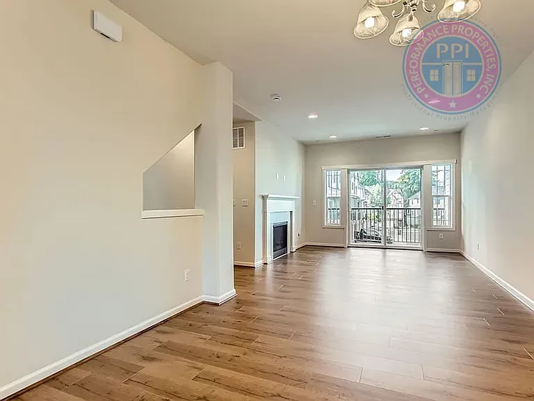 17067 SW Jean Louise Rd — Photo 8