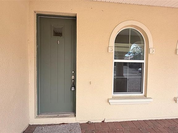 2nd image of 3879 Shoreside Dr