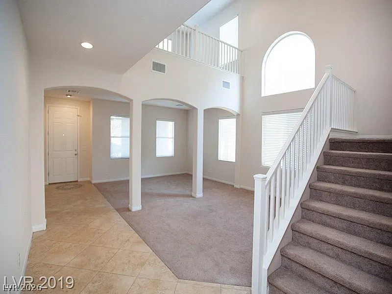 5 bed, 3.0 bath, 2937 sqft, $2,400 — Photo 3