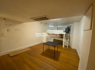 289 Newbury St APT 1F, Boston, MA 02115
