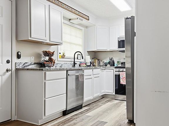 5th image of 3741 Pasley Ln